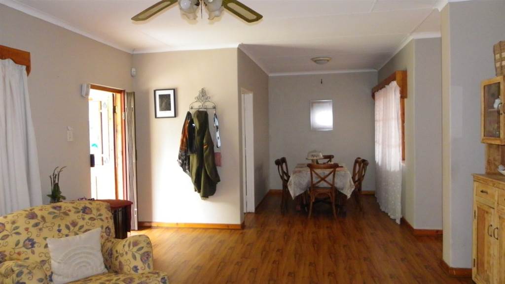 3 Bed Townhouse in Harrismith photo number 5