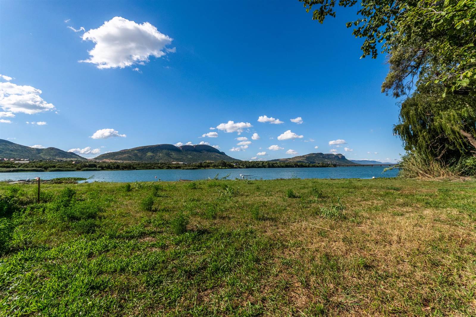 2368 m² Land available in The Coves photo number 1