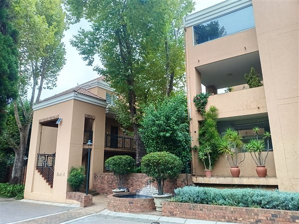1 Bed Apartment in Saxonwold