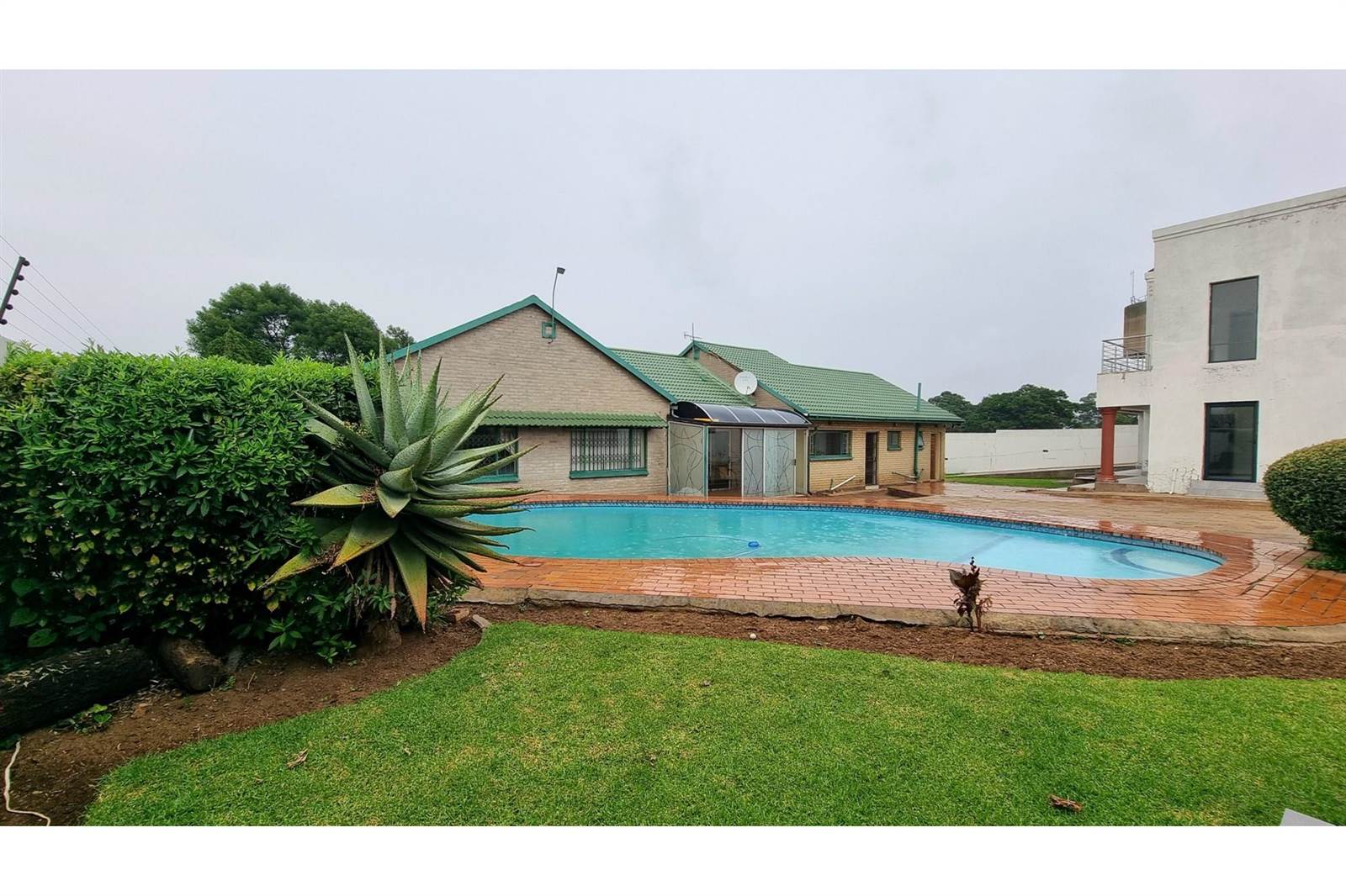 4 Bed House in Meredale photo number 6
