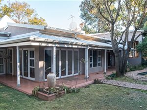 4 Bed House in Parktown North