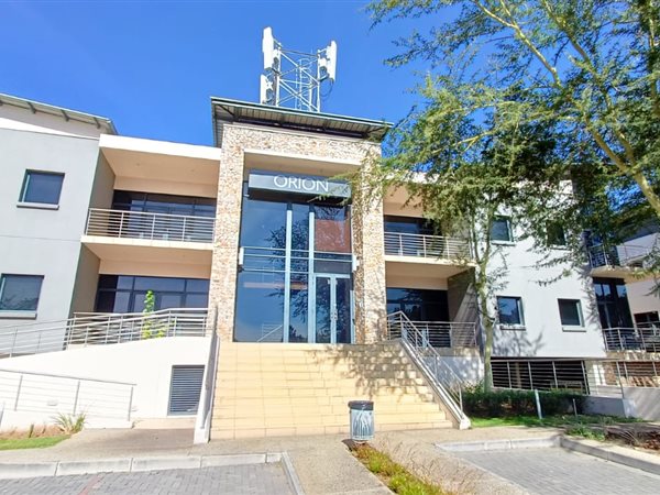 1 107 m² Commercial space 1 107 m² Commercial space