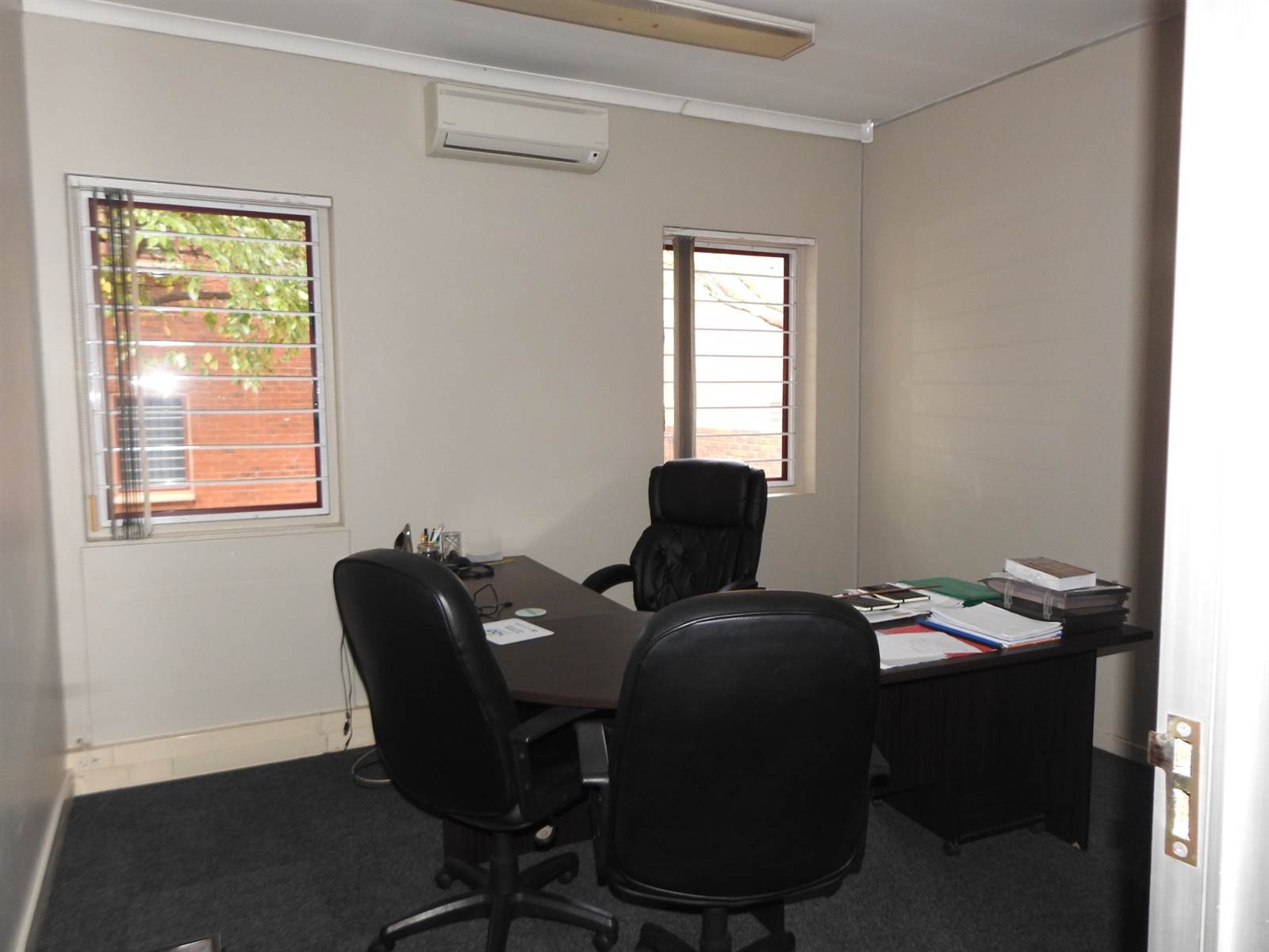 300  m² Office Space in Die Hoewes photo number 22