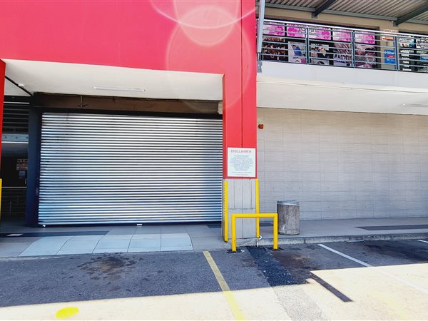 740 m² Retail Space 740 m² Retail Space