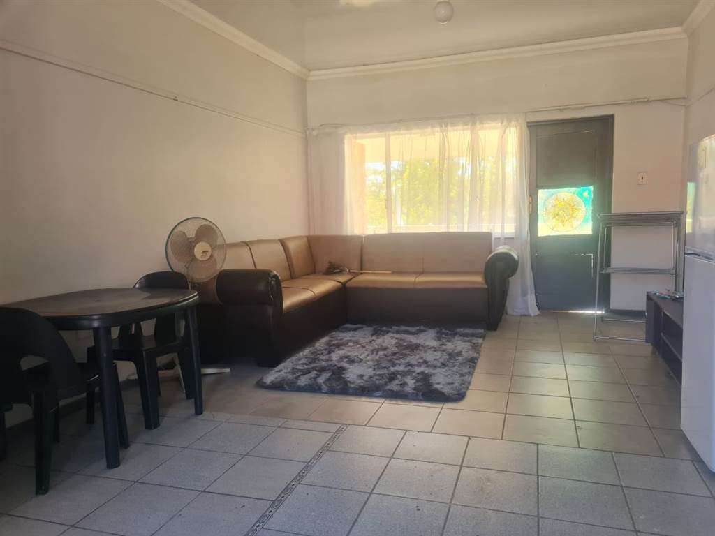 1 Bed Apartment in Stilfontein photo number 3