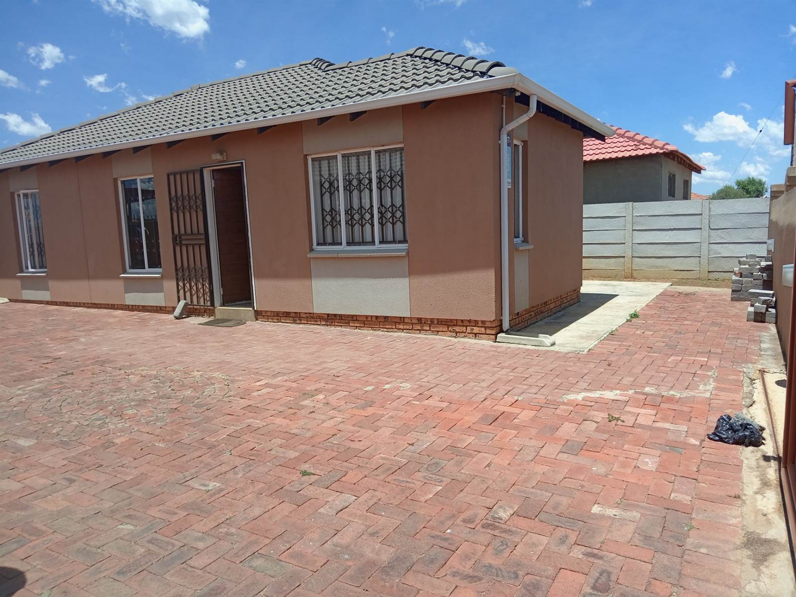 3 Bed House in Naturena photo number 5