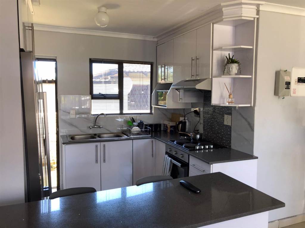 2 Bed Simplex in Nyala Park photo number 2