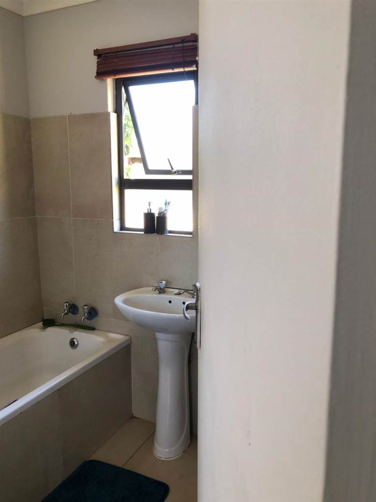 2 Bed Simplex in Nyala Park photo number 10