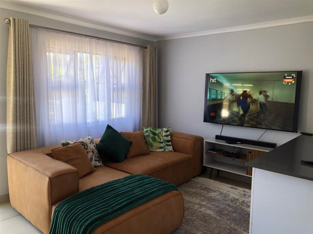 2 Bed Simplex in Nyala Park photo number 4