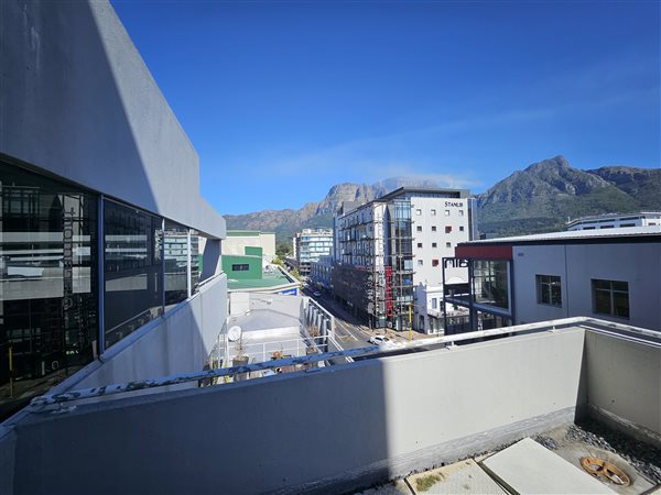 1 255  m² Commercial space