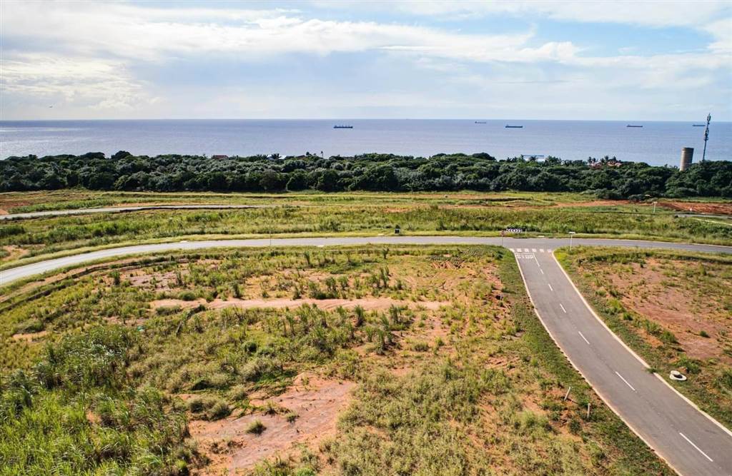 931 m² Land available in Umdloti Beach photo number 1