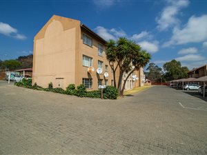 3 Bed Apartment in Alan Manor