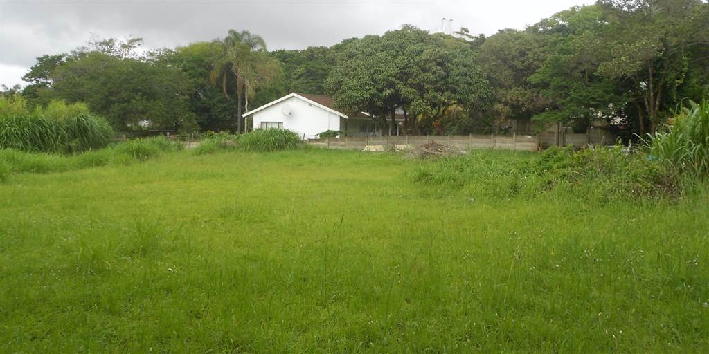 2408 m² Land available in Umtentweni photo number 1
