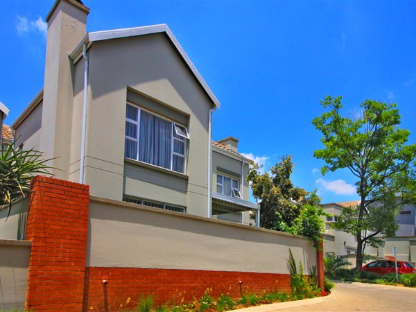 3 Bed House in Bryanston