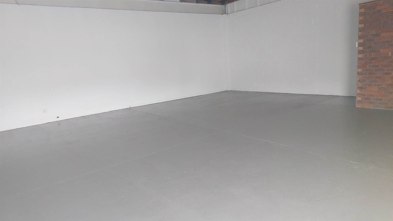 100  m² Commercial space in Walmer photo number 2