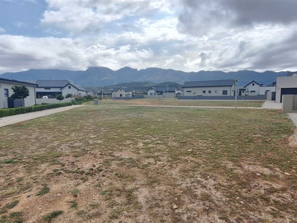 335 m² Land