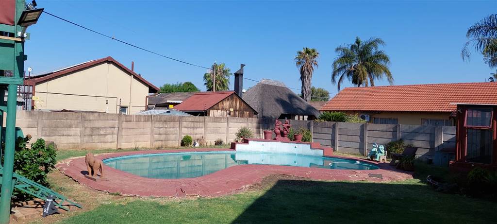 3 Bed House in Booysens photo number 5