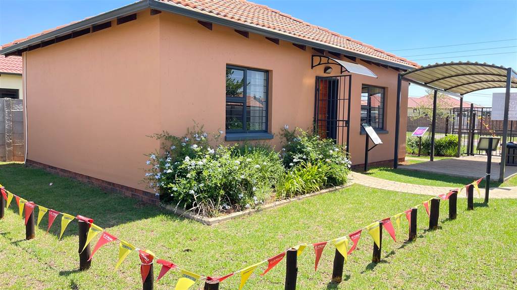 2 Bed House in Pimville photo number 1