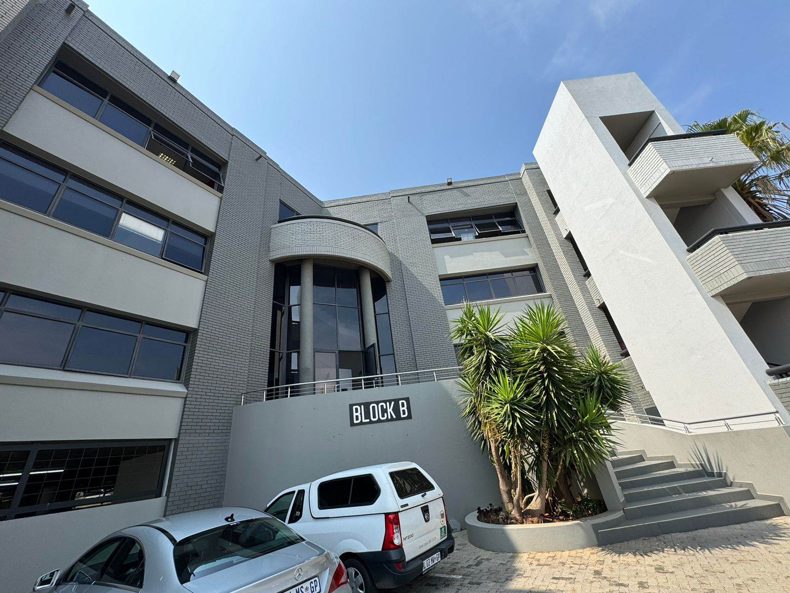 317  m² Commercial space in Sunninghill photo number 1