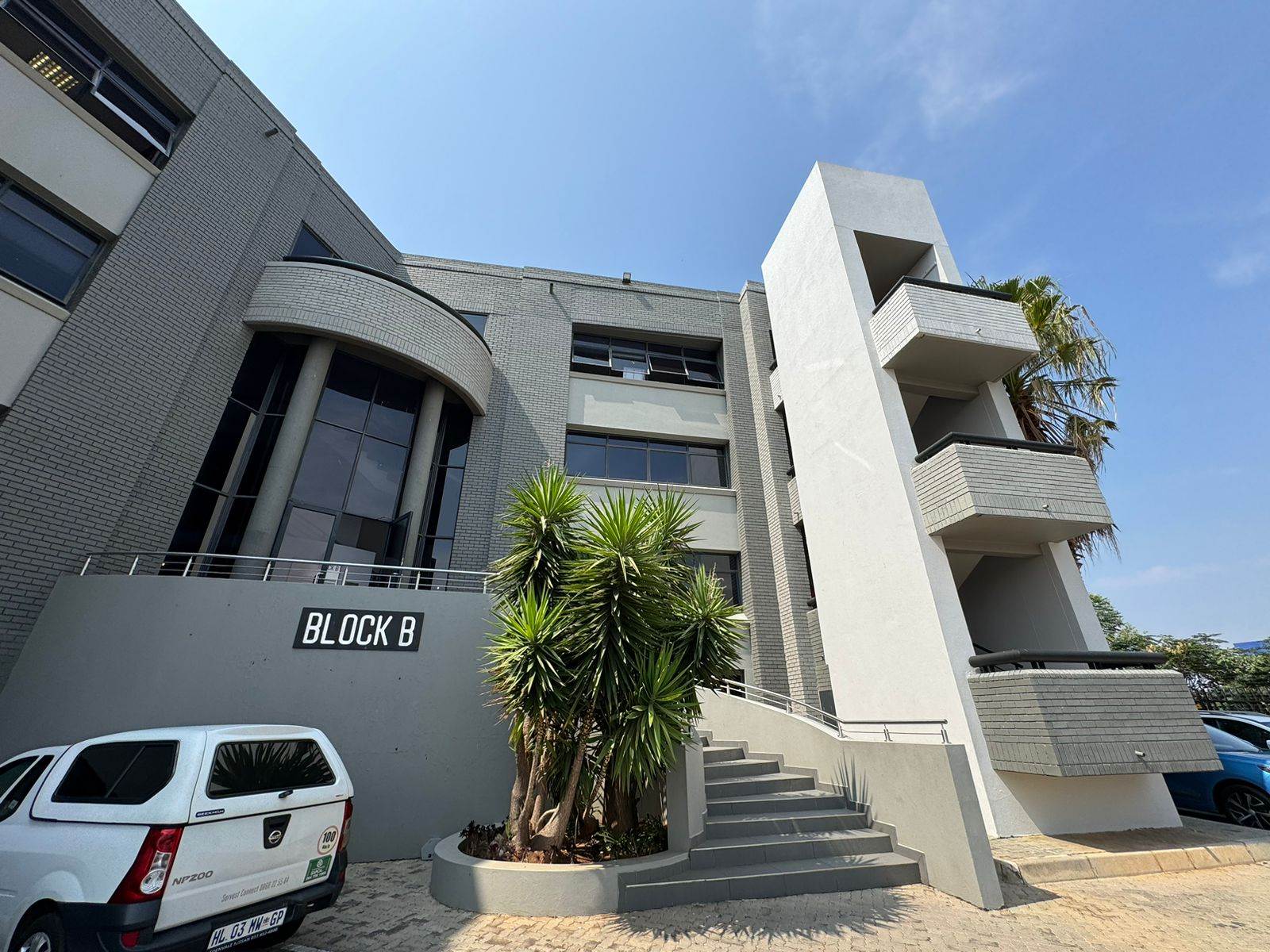 317  m² Commercial space in Sunninghill photo number 4