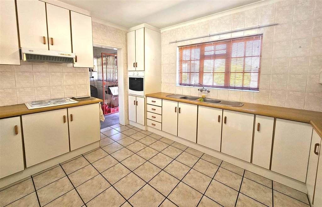 2 Bed House in Northern Paarl photo number 13