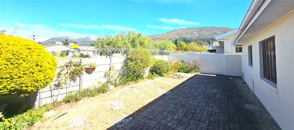 2 Bed House in Northern Paarl photo number 22
