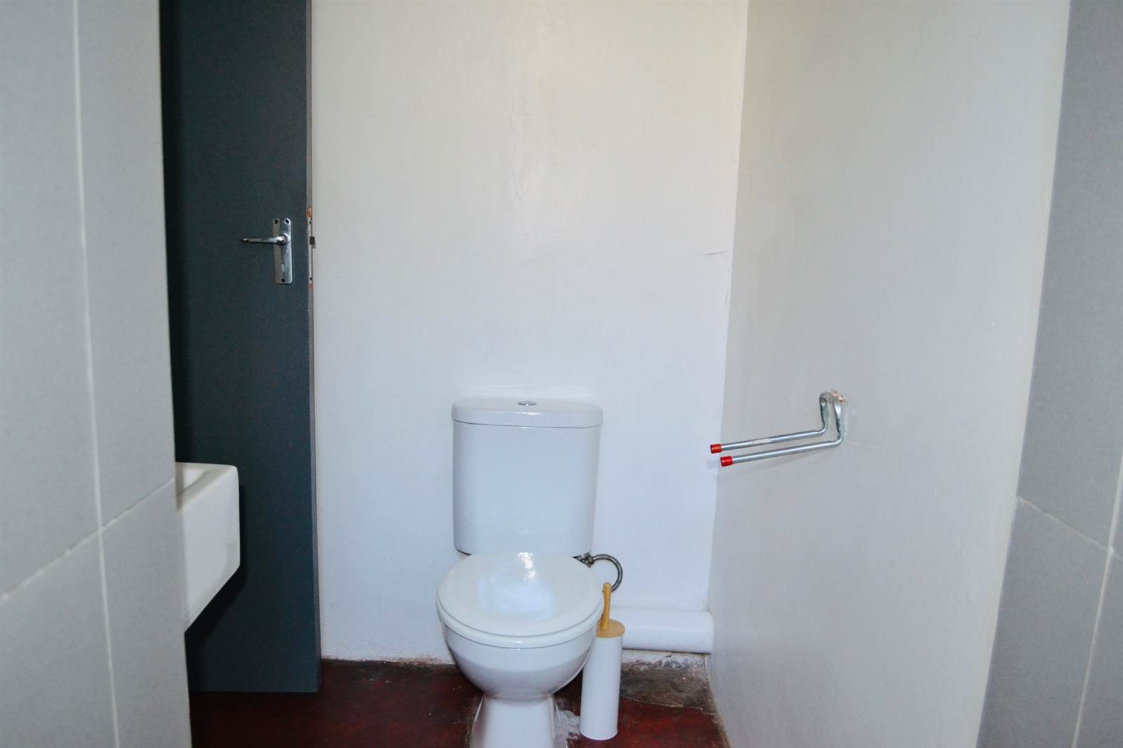 0.5 Bed Flat in City & Suburban (Maboneng) photo number 15