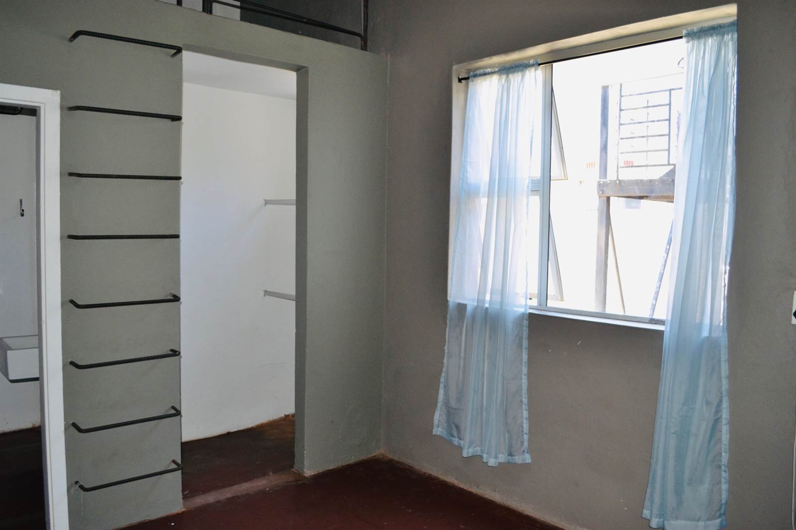 0.5 Bed Flat in City & Suburban (Maboneng) photo number 12