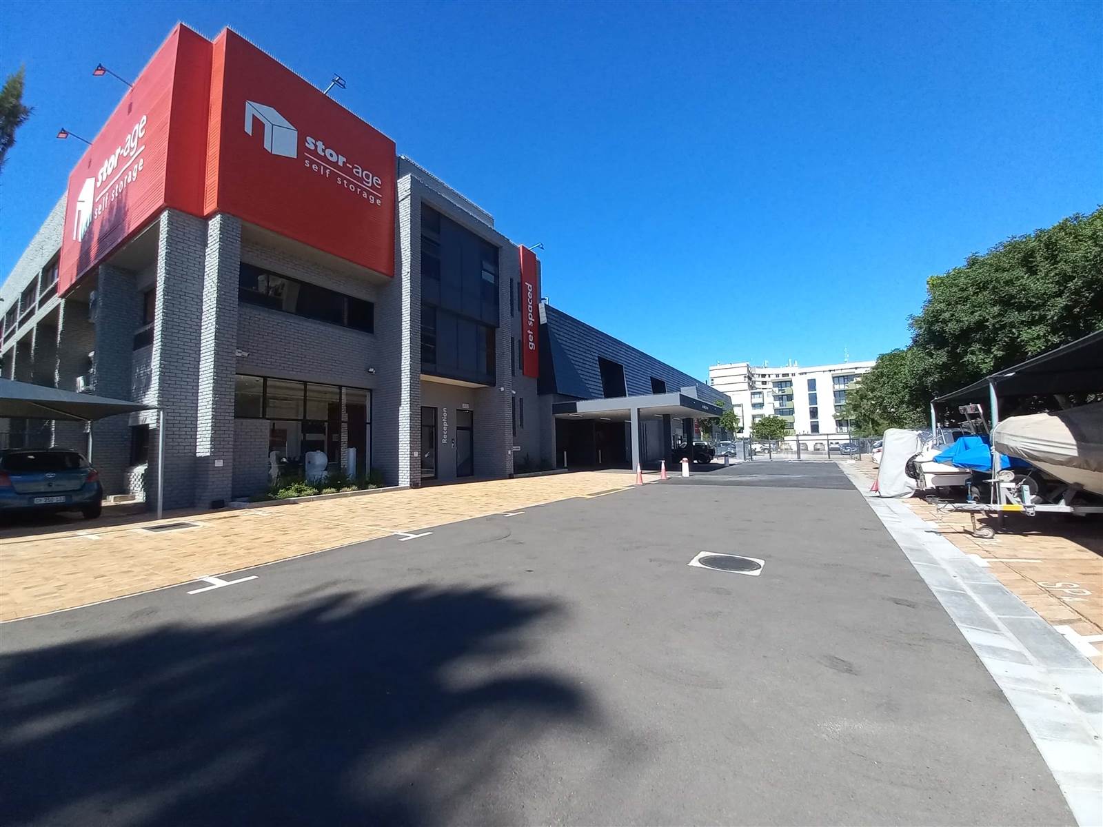 183  m² Commercial space in Pinelands photo number 1
