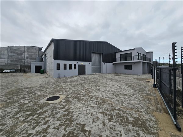 591  m² Industrial space