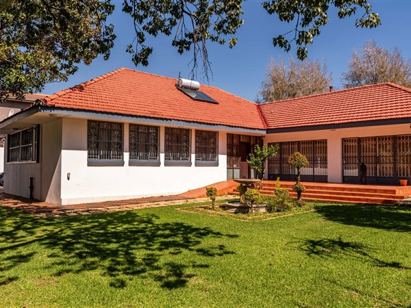 5 Bedroom House