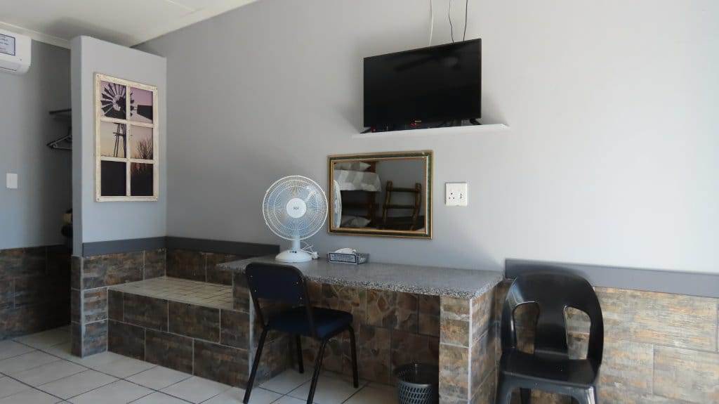 812  m² Commercial space in Beaufort West photo number 4