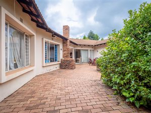 4 Bed House in River Club