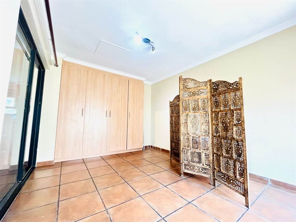 2 Bed Townhouse in Fourways photo number 15
