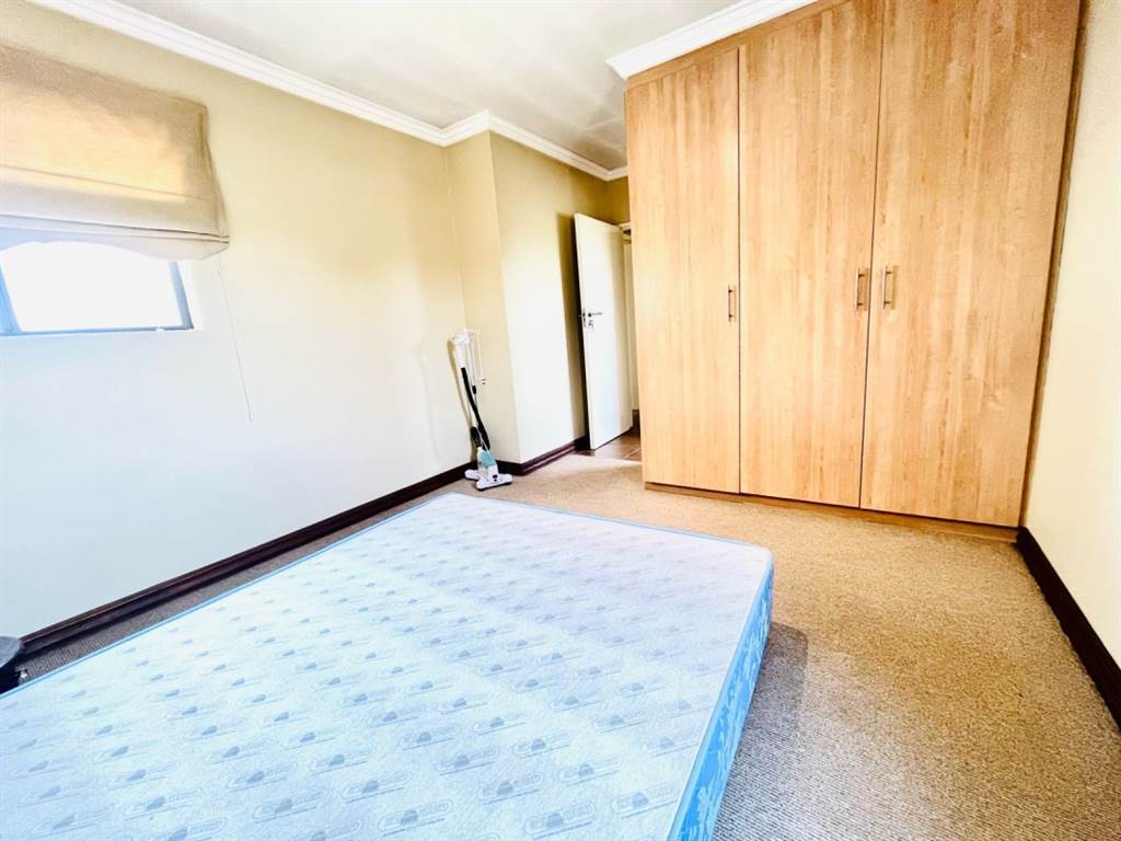 2 Bed Townhouse in Fourways photo number 20
