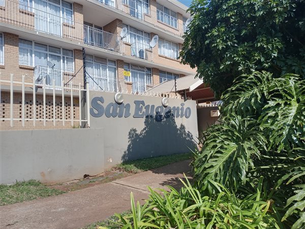 3 Bed Apartment in Sinoville