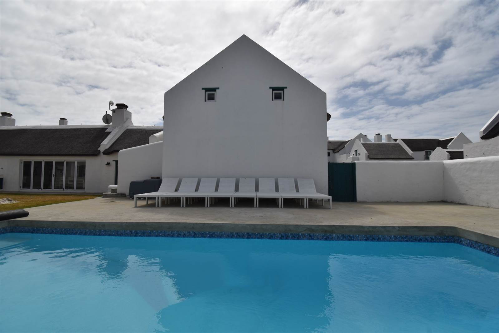 8 Bed House in Struisbaai photo number 6