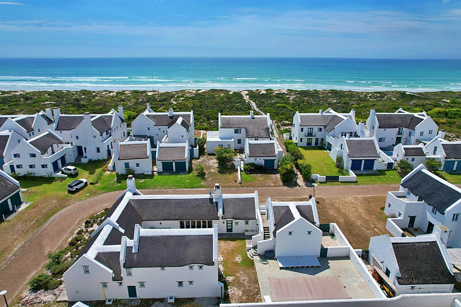 8 Bed House in Struisbaai photo number 1