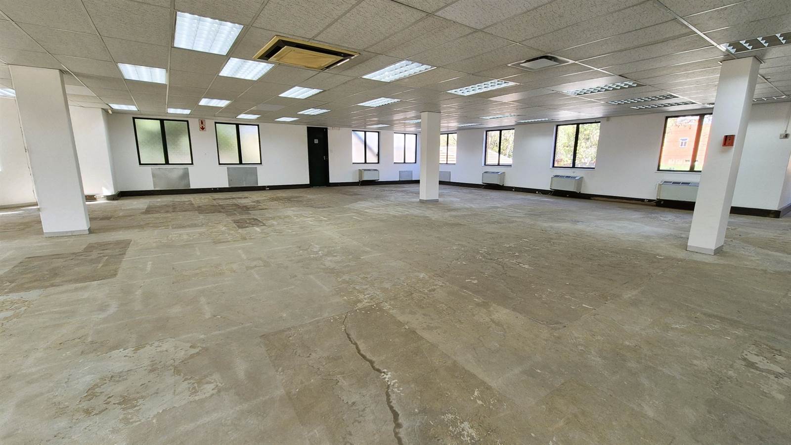 767  m² Office Space in Menlyn photo number 19