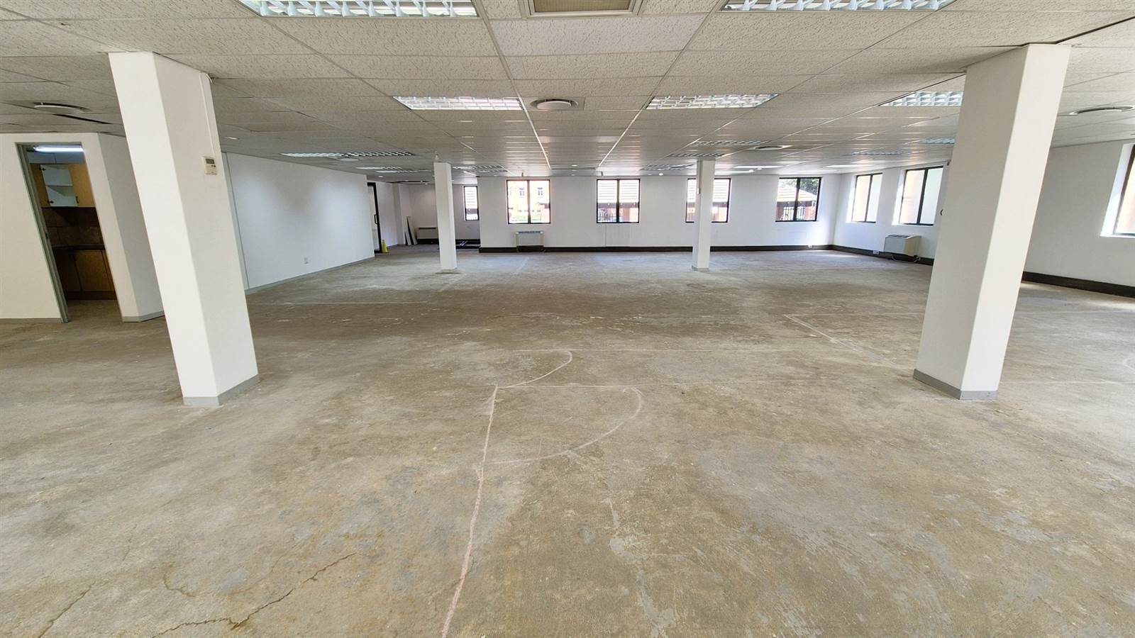 767  m² Office Space in Menlyn photo number 10