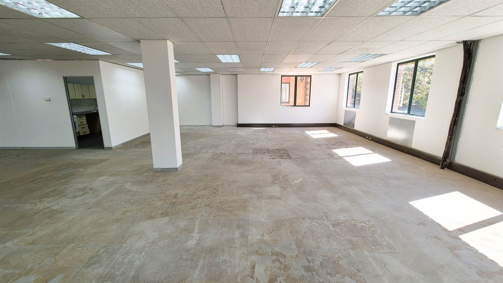 767  m² Office Space in Menlyn photo number 17