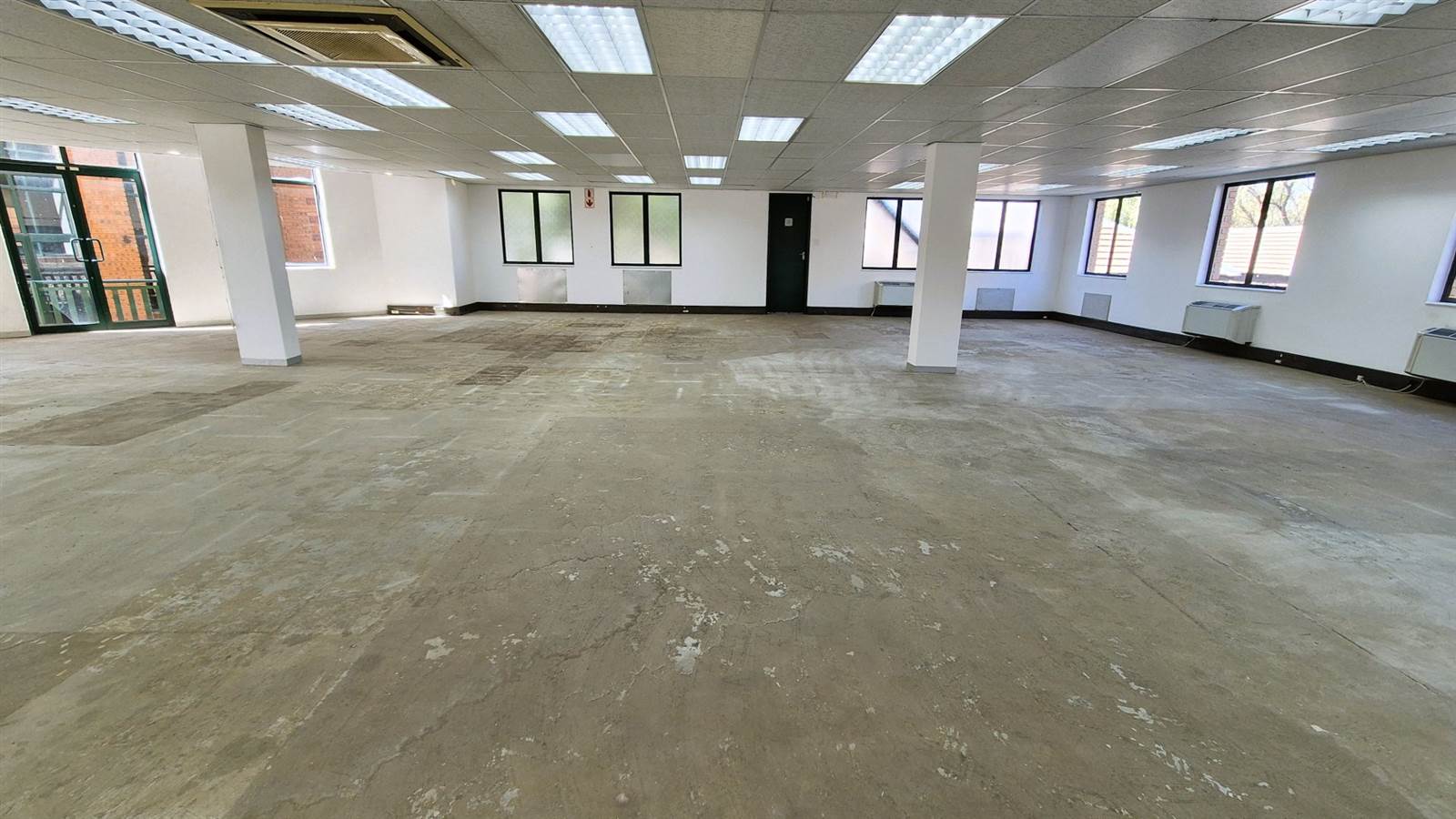 767  m² Office Space in Menlyn photo number 21