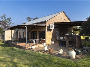 3.7 ha Smallholding in Bishopstowe