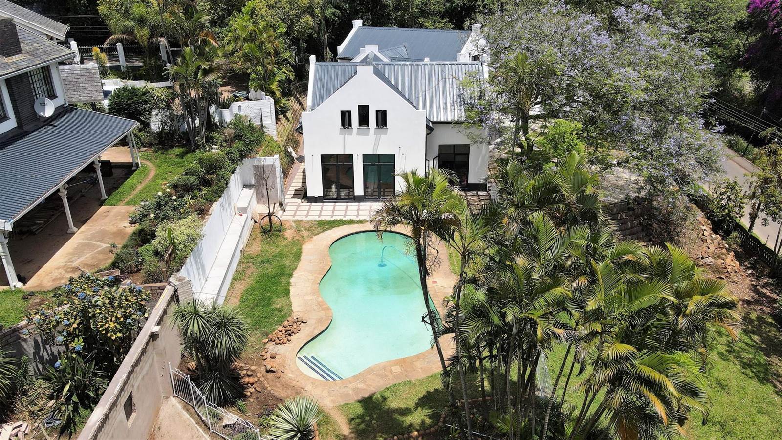 3 Bed Cluster in Kloof photo number 2