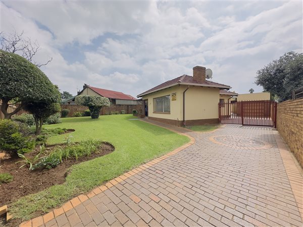 3 Bedroom House 3 Bedroom House