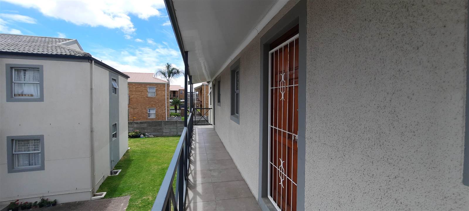 2 Bed Apartment in Vredekloof photo number 17