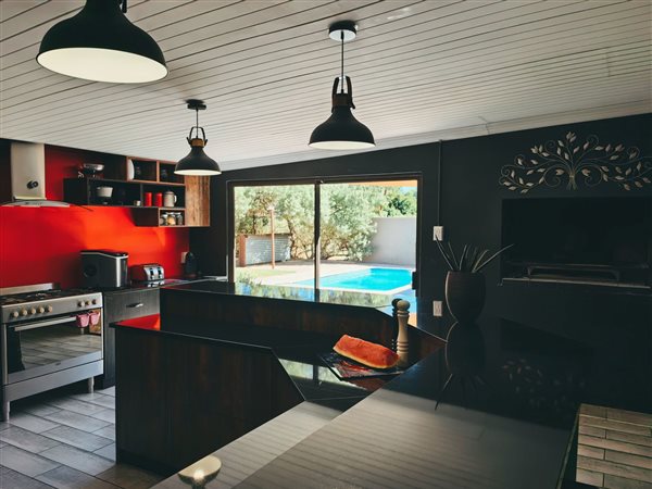 4 Bedroom House 4 Bedroom House