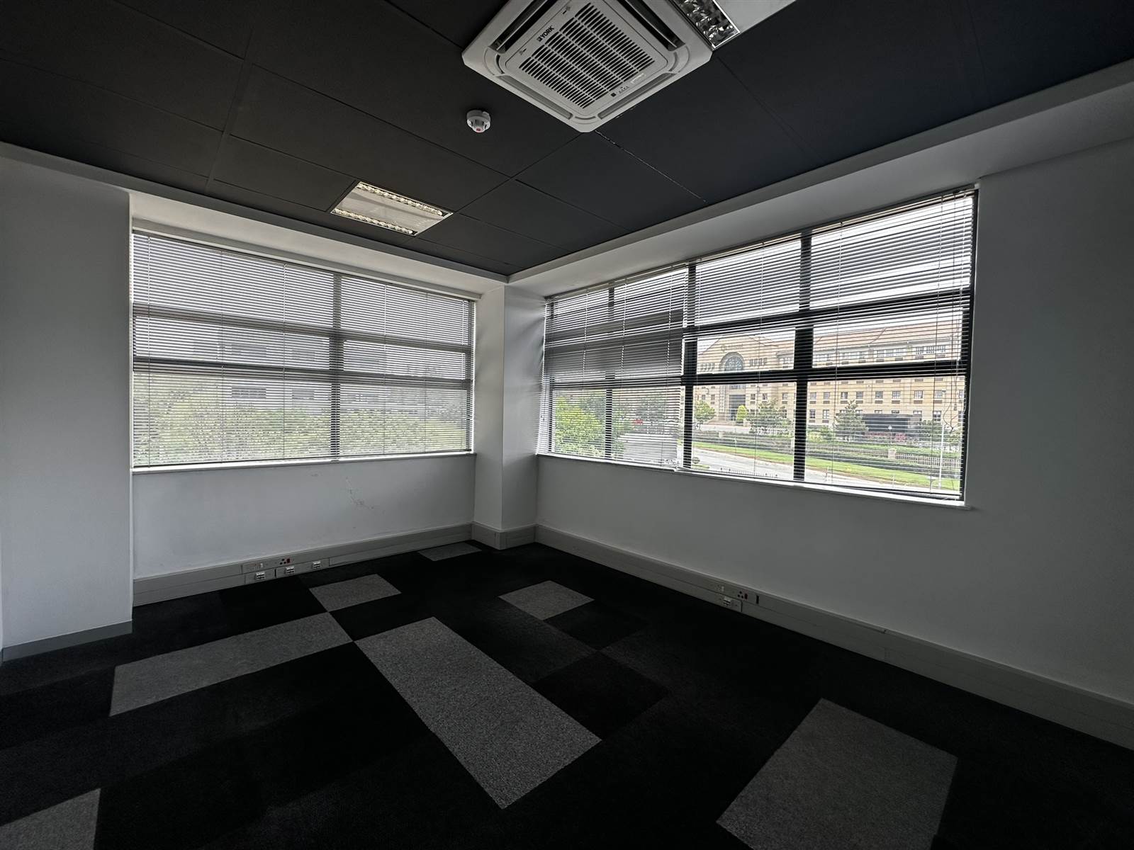 753  m² Commercial space in Sunninghill photo number 7