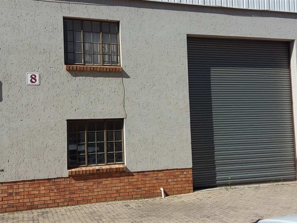 175  m² Commercial space in Jet Park