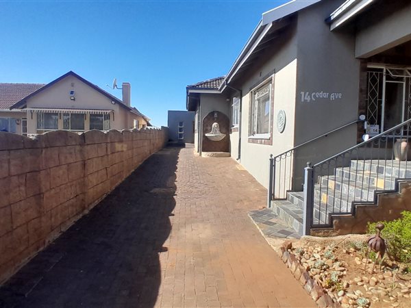 4 Bed House in Lindhaven